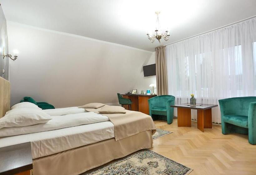 חדר סופריור, Wiosna