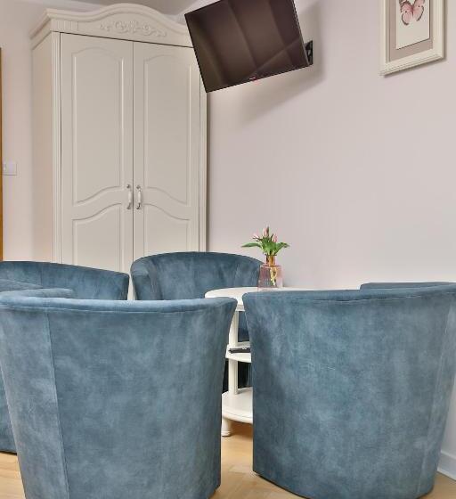 דירת שני חדרים, Wiosna