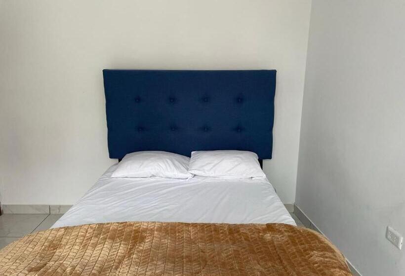 اتاق استاندارد با سرویس بهداشتی مشترک, Home Mariana