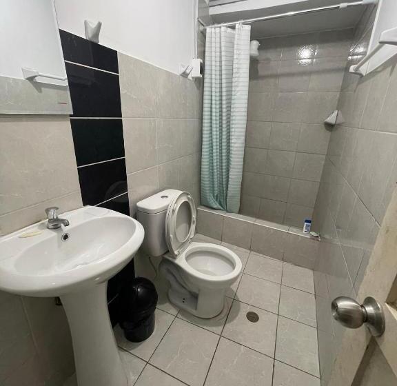 اتاق استاندارد با سرویس بهداشتی مشترک, Home Mariana