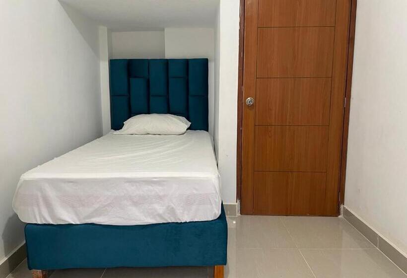 اتاق استاندارد با سرویس بهداشتی مشترک, Home Mariana