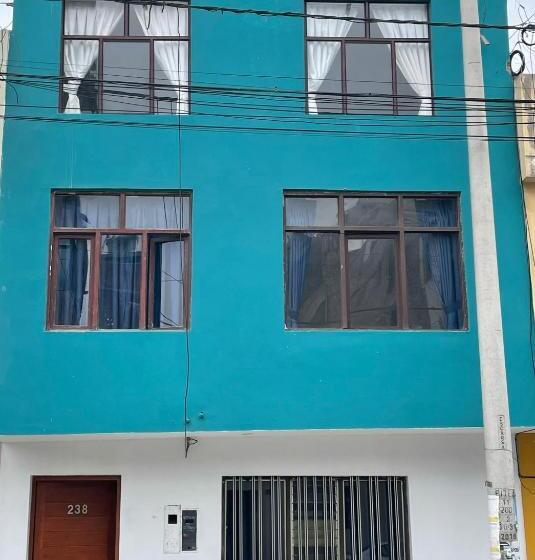 اتاق استاندارد با سرویس بهداشتی مشترک, Home Mariana