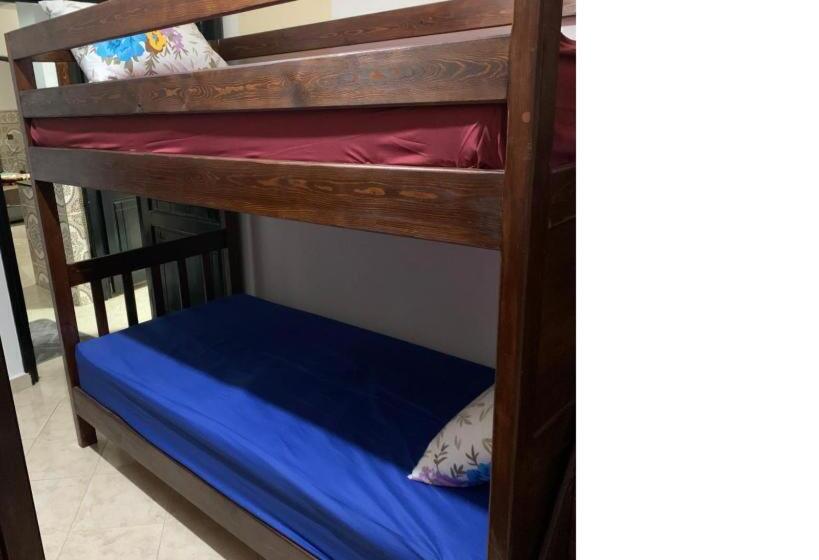 اتاق استاندارد چهار تخته, Mustafa S House