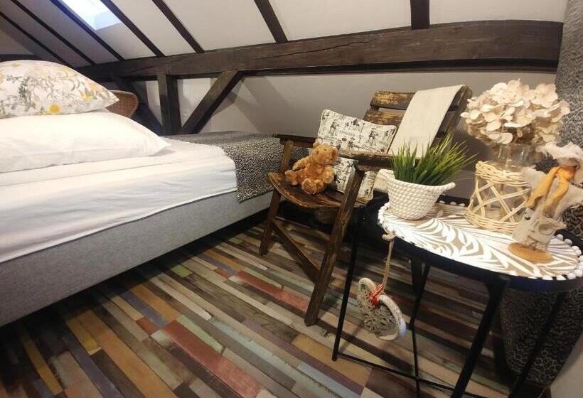 Четырехместный Номер Стандарт, Willa Axla Z Werandą Ogrodem I Parkingiem