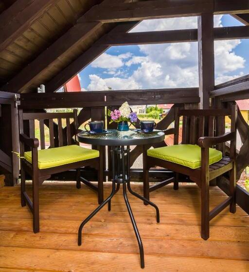 Четырехместный Номер Стандарт, Willa Axla Z Werandą Ogrodem I Parkingiem