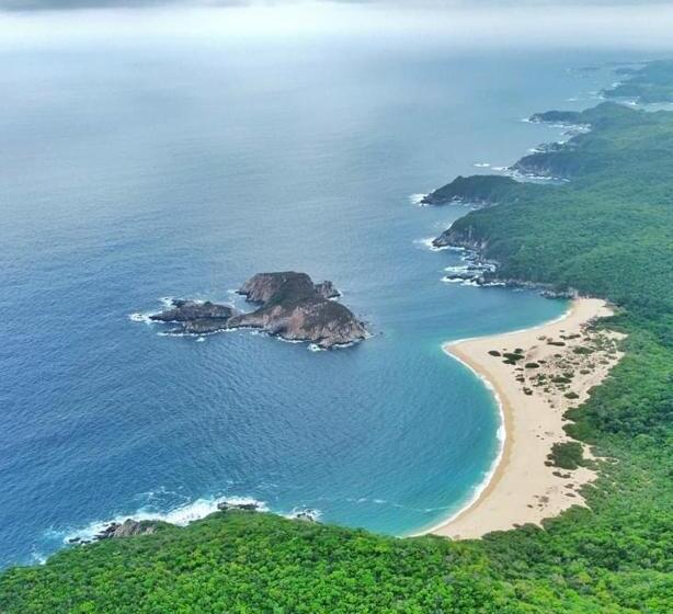 标准工作室, Huatulco Hermoso