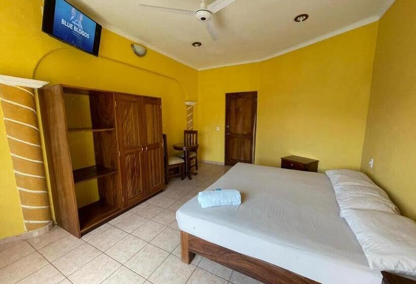 标准工作室, Huatulco Hermoso