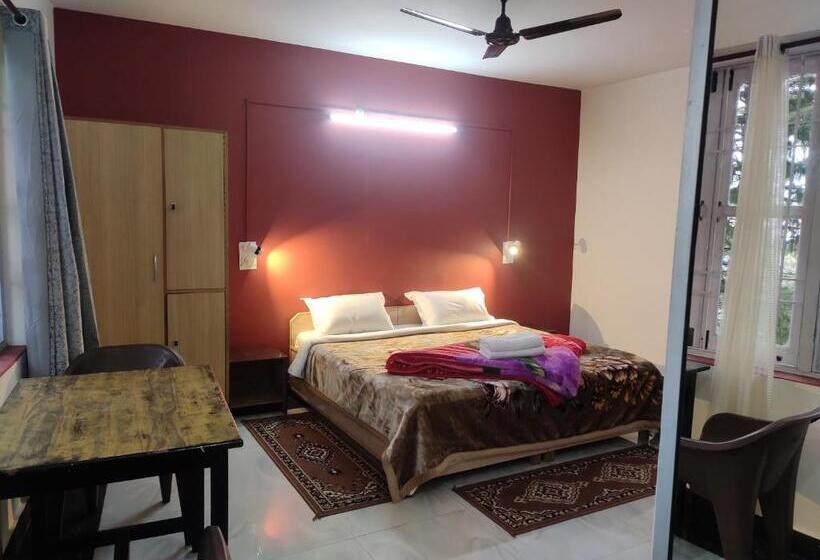 디럭스 룸, Shree Guest House