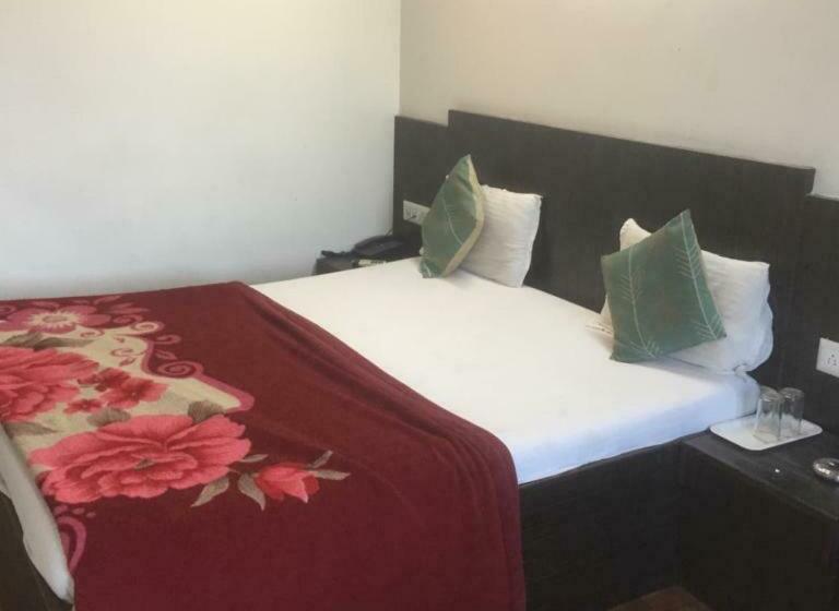 اتاق لوکس, Long Stay