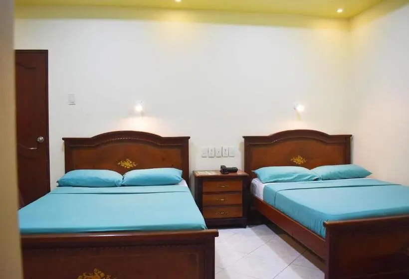Standard Neljän Hengen Huone, Hostal Galápagos   Guayaquil