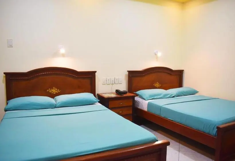 Standard Neljän Hengen Huone, Hostal Galápagos   Guayaquil