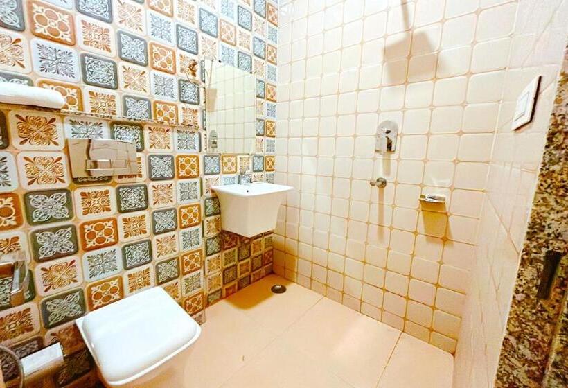 Quarto Deluxe, Ganga Ashoka Hotel Rishikesh