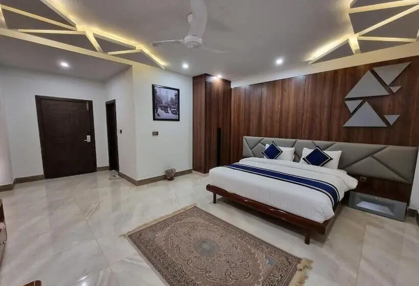 اتاق لوکس, Grand Hotel Quetta