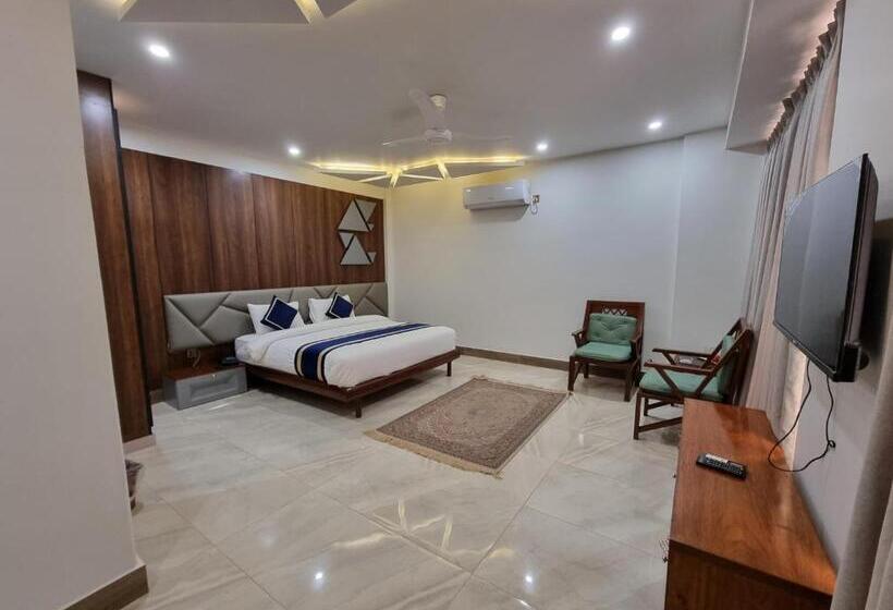 اتاق لوکس با تخت بزرگ, Grand Hotel Quetta