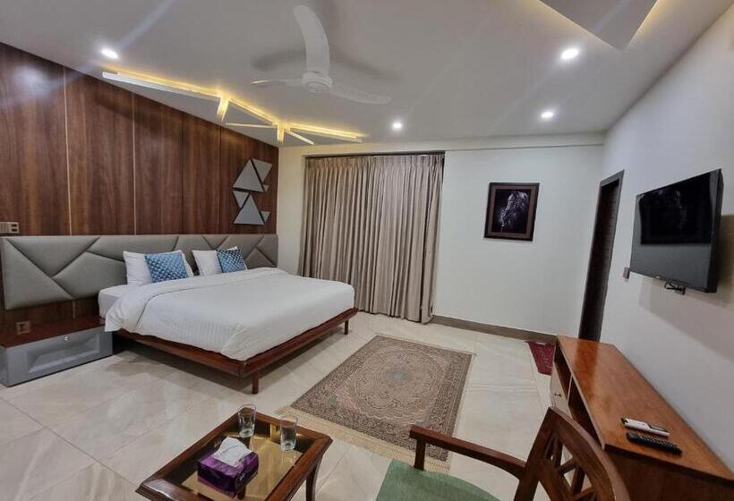 اتاق لوکس با تخت بزرگ, Grand Hotel Quetta