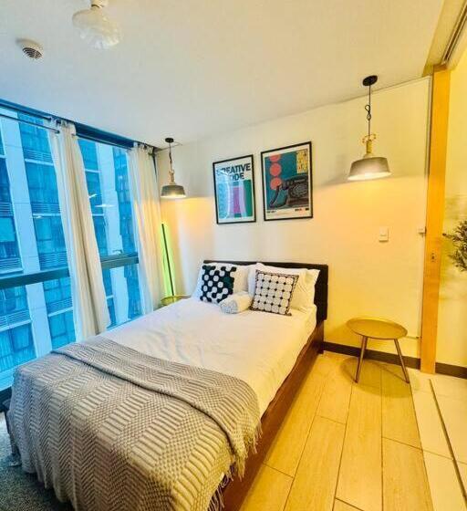 プールの見える１ベッドルームアパートメント, One Uptown Residences Bgc