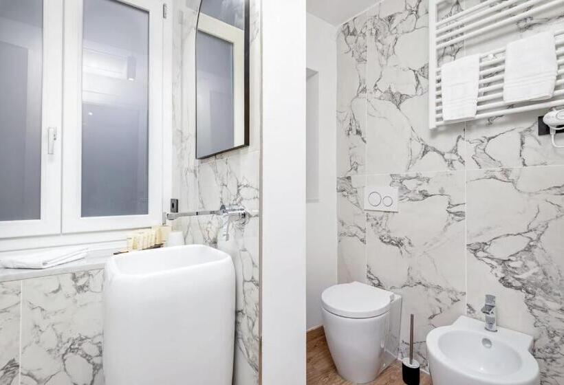 اتاق لوکس, Nelli Rooms Via Biassa
