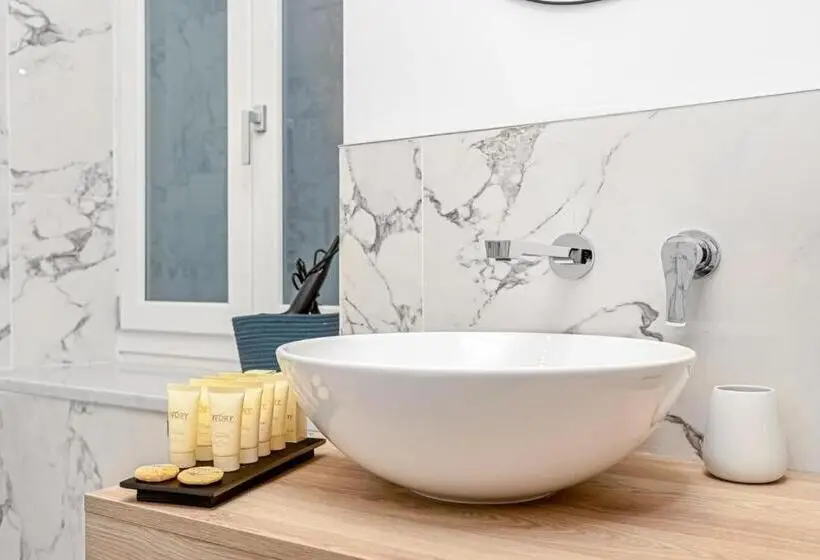 اتاق لوکس, Nelli Rooms Via Biassa