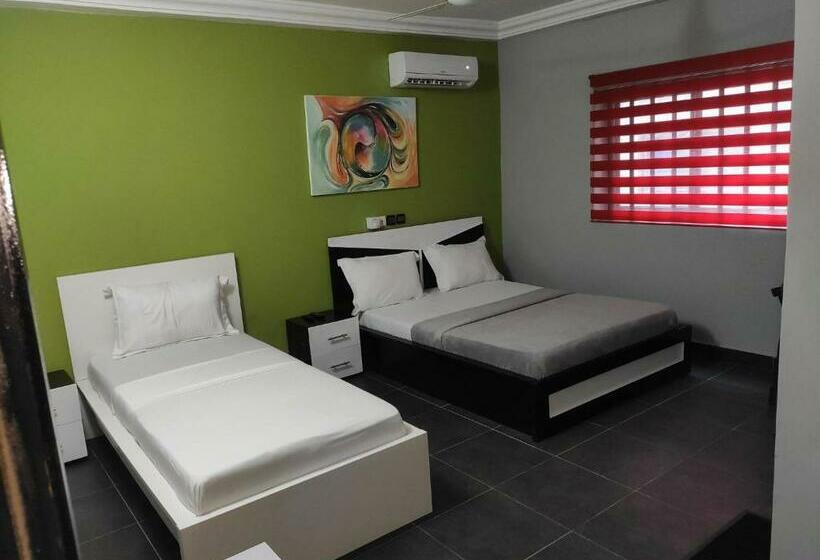 اتاق استاندارد سه نفره, Room In Guest Room   Deluxe Twin Beds That Sleeps 3 In Royal Blue Guest House And Bar