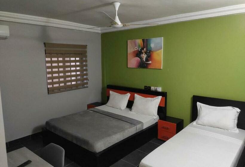 اتاق استاندارد سه نفره, Room In Guest Room   Deluxe Twin Beds That Sleeps 3 In Royal Blue Guest House And Bar