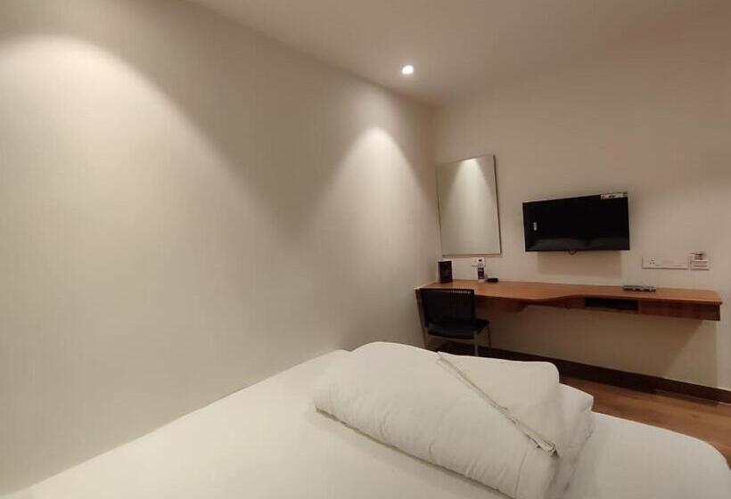 חדר אקונומי, Staymaker Hotel Mohan Palace