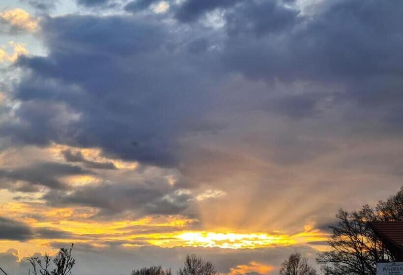 ویلای لوکس 1 خوابه, Lucky Rönk Vendégház