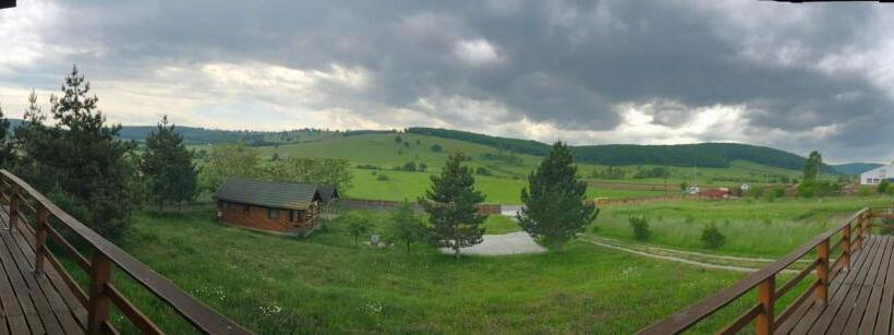 اتاق لوکس, Lucky Rönk Vendégház