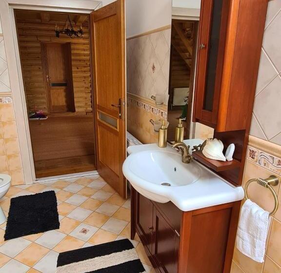 ویلای لوکس 1 خوابه, Lucky Rönk Vendégház