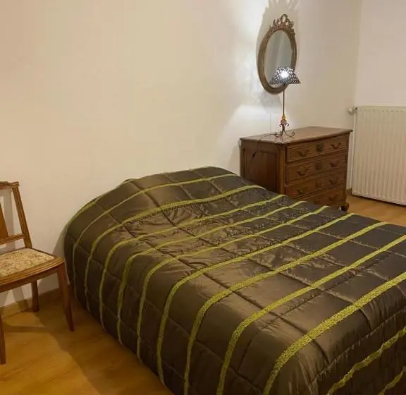 スタンダードルーム, La Chambre D Angèle