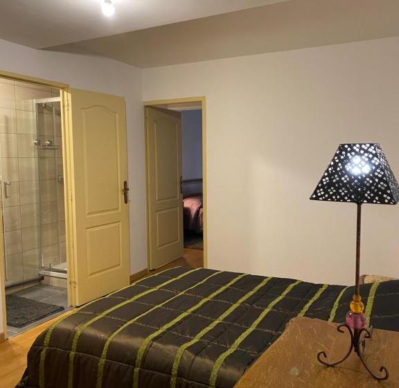 スタンダードルーム, La Chambre D Angèle