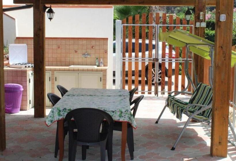 1间卧室的房子, Casavacanzekastalia Resort