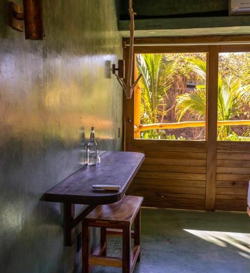 חדר דלוקס, Cocos