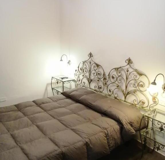 חדר דלוקס, De Rossi