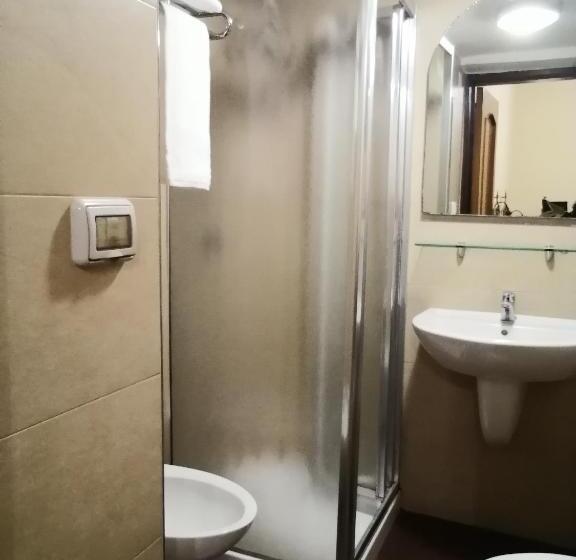 חדר דלוקס, De Rossi