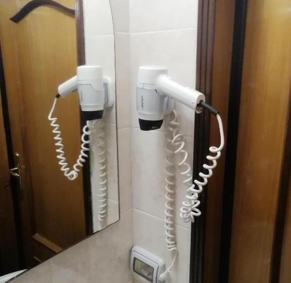 חדר דלוקס, De Rossi