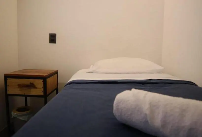 スタンダードシングルルーム, Hostal Litoral