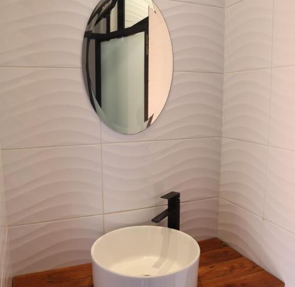 带泳池的标准三人间, Hostal Litoral