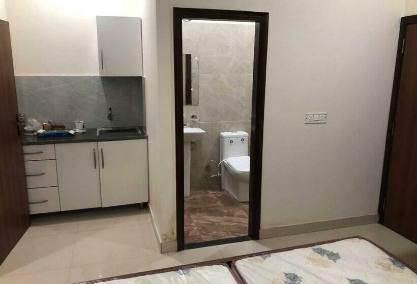 디럭스 트리플 룸, Pop 80627j  Crowne Plaza