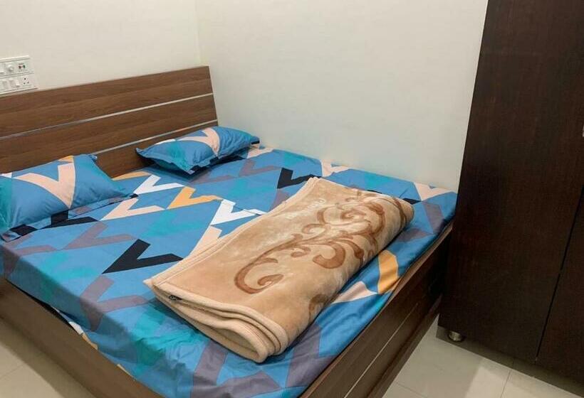 디럭스 트리플 룸, Pop 80627j  Crowne Plaza