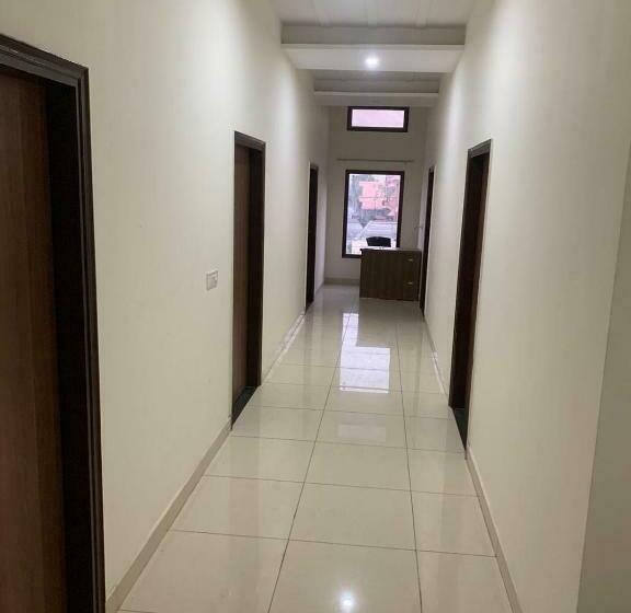 디럭스 트리플 룸, Pop 80627j  Crowne Plaza