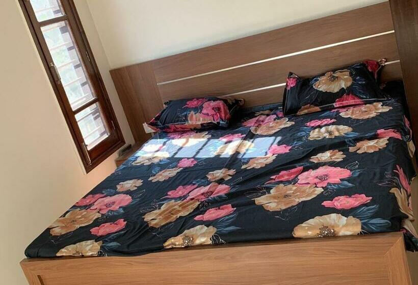 디럭스 트리플 룸, Pop 80627j  Crowne Plaza