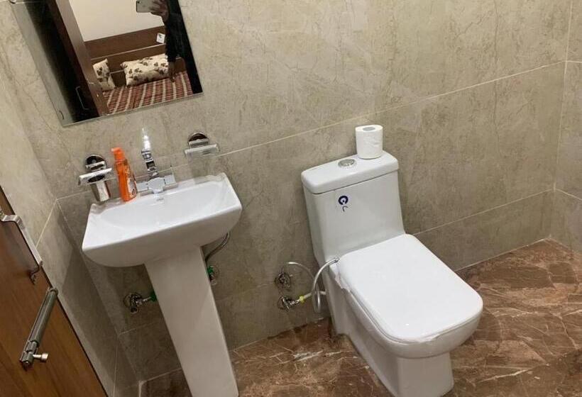 디럭스 트리플 룸, Pop 80627j  Crowne Plaza