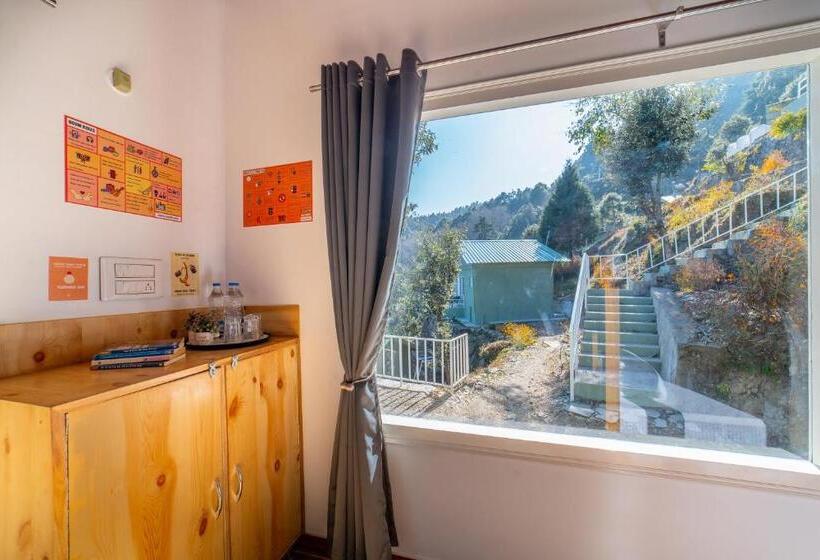 מיטה בחדר משותף, Zostel Plus Nainital