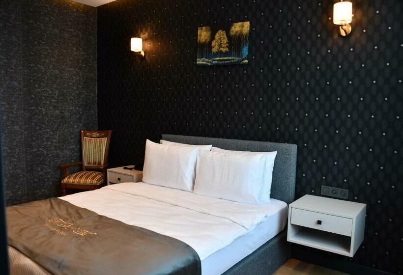 חדר אקונומי, Hmz Luxury