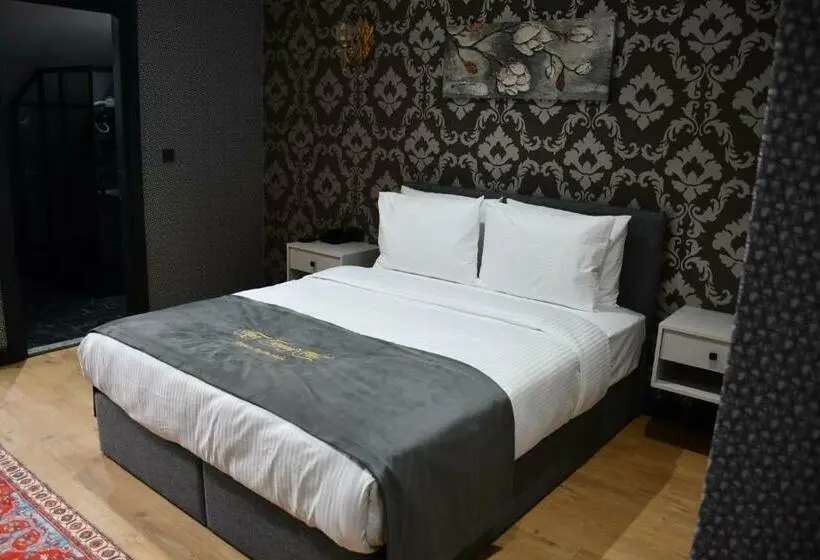 Economy-huone, Hmz Luxury