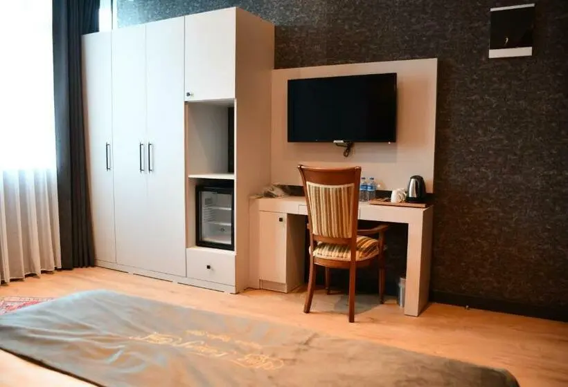 Perhehuone, Hmz Luxury