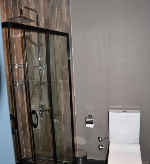 חדר משפחתי, Hmz Luxury