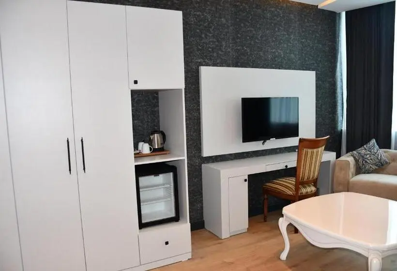 Perhehuone, Hmz Luxury