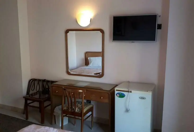 اتاق استاندارد با چشمانداز باغ, New Pola