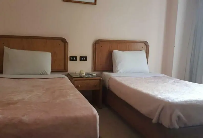 اتاق استاندارد با چشمانداز باغ, New Pola